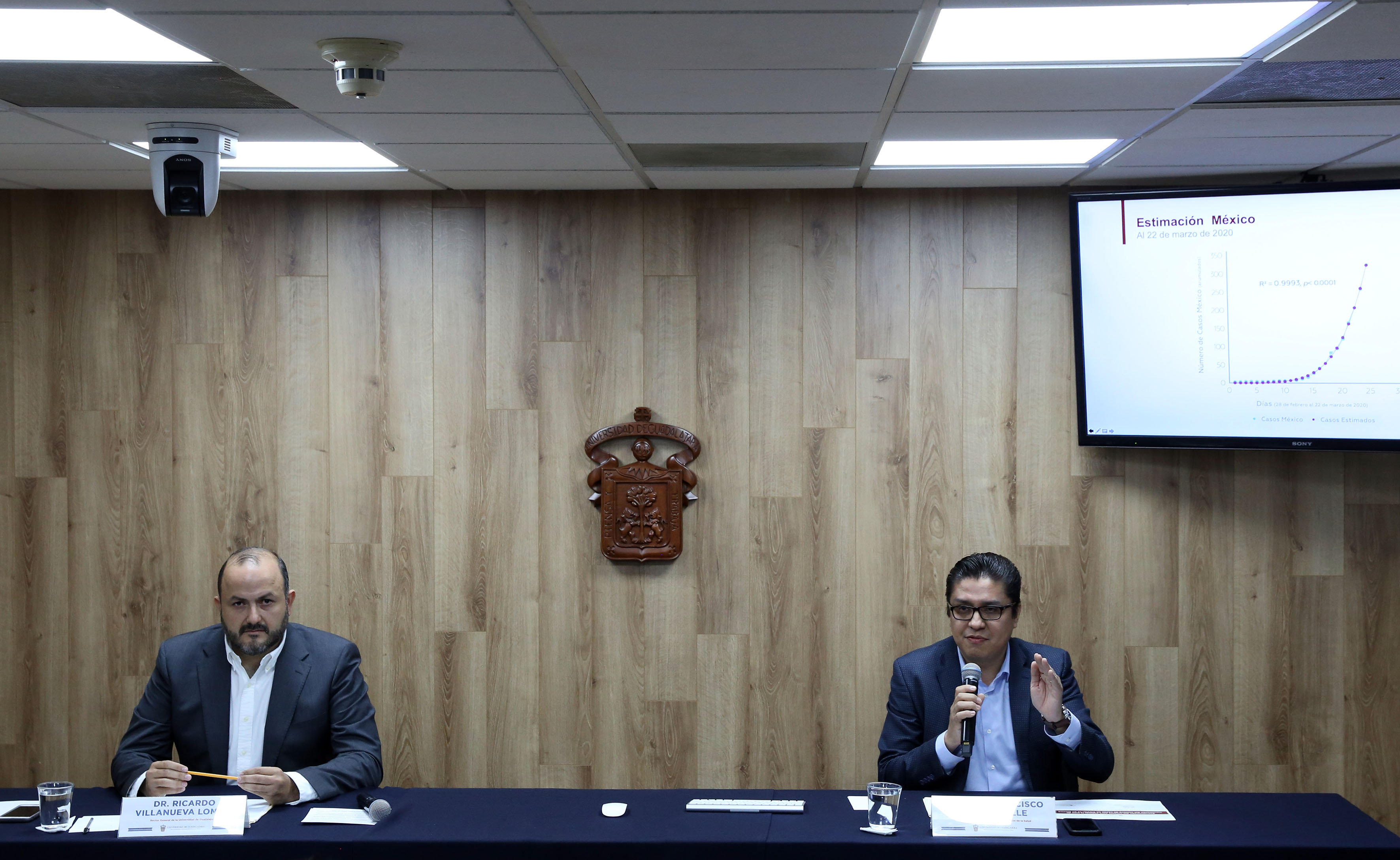 Integrantes del presídium en rueda de prensa