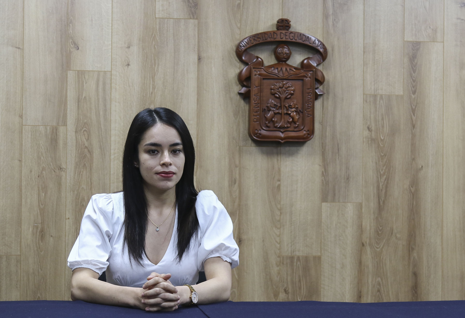 Foto inidividual de la ganadora del premio en la categoría académica