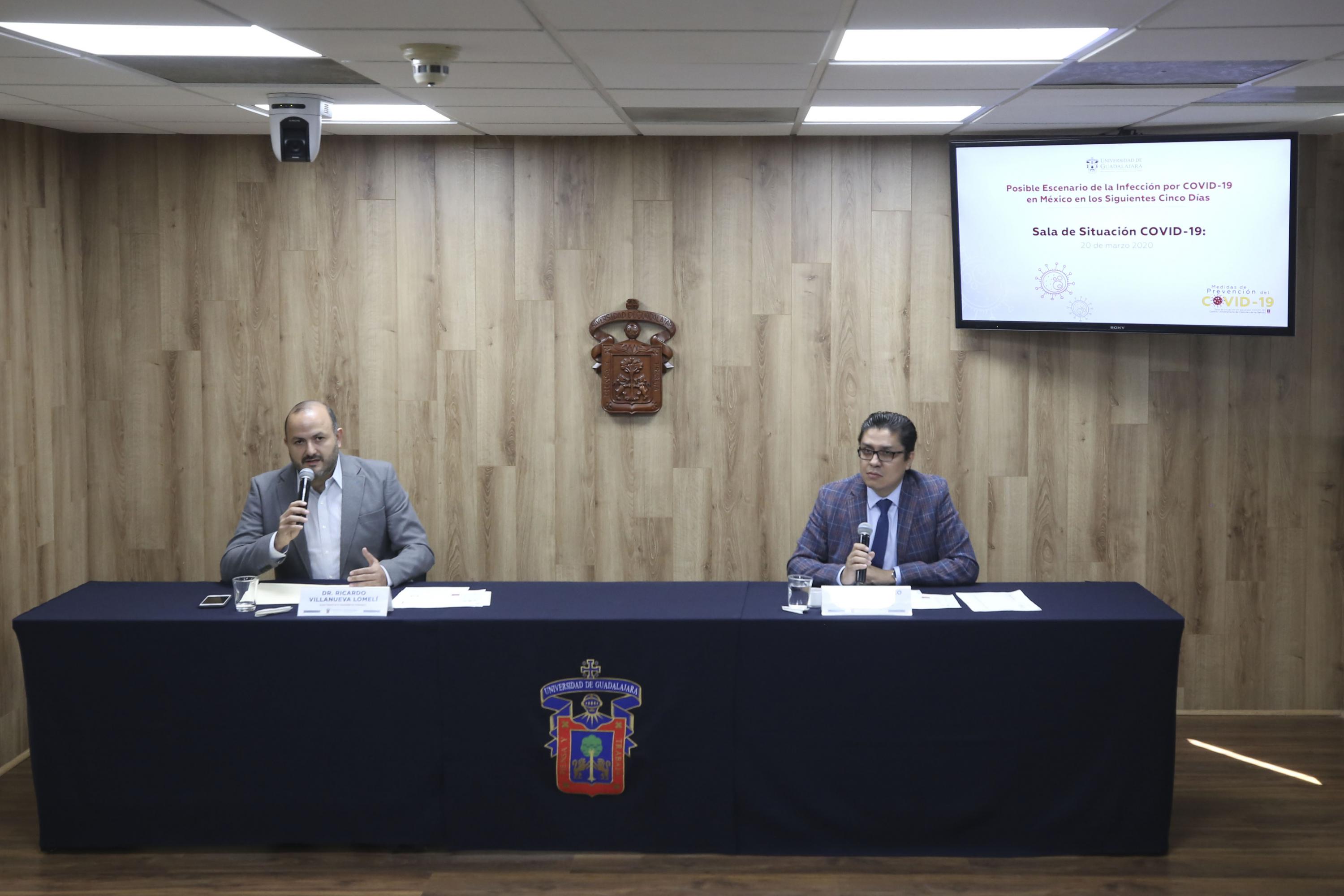 Miembros del presidium en la Rueda de Prensa