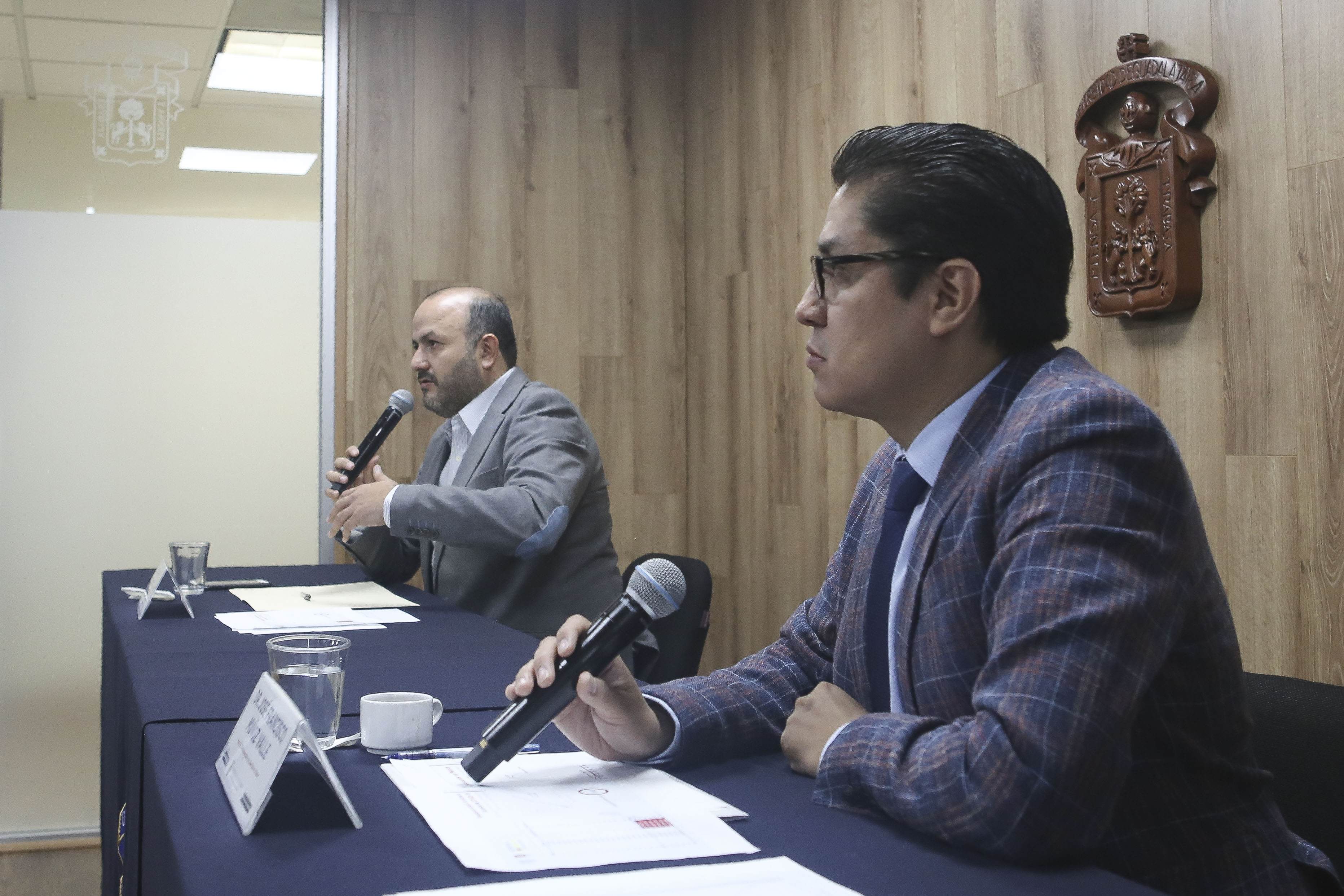 Ambos rectores en la mesa del presídium durante la Rueda de Prensa