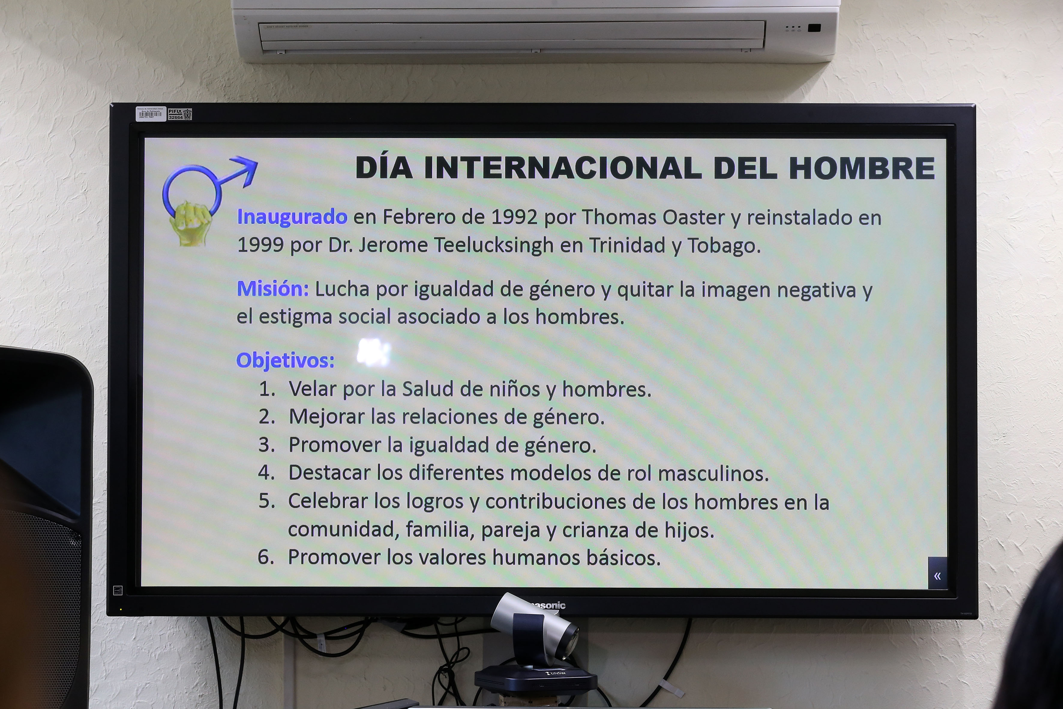 Pantalla con los antecedentes del Día Internacional del Hombre