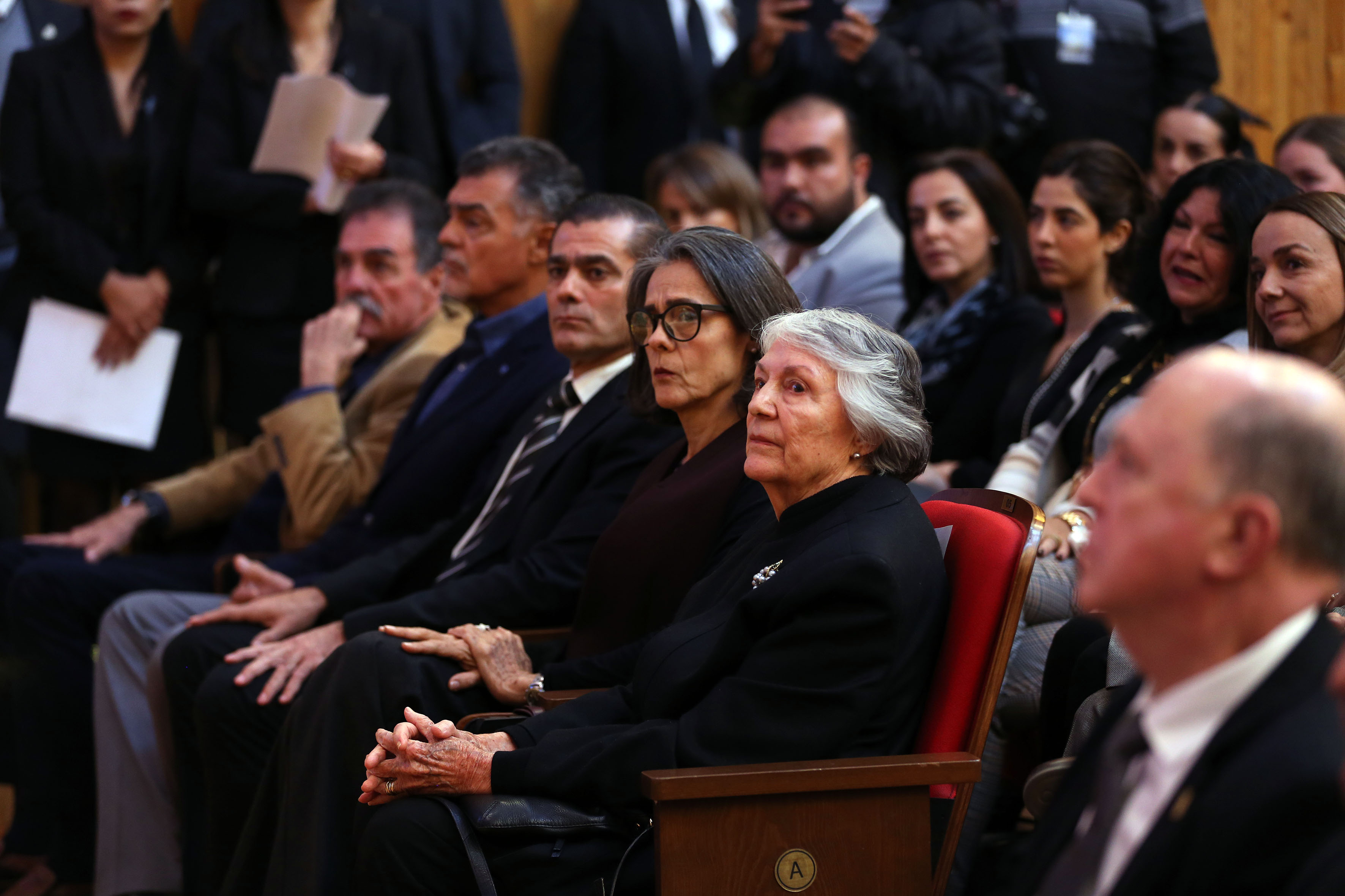 Familiares del Dr. Mario Rivas S. en primera fila del Paraninfo