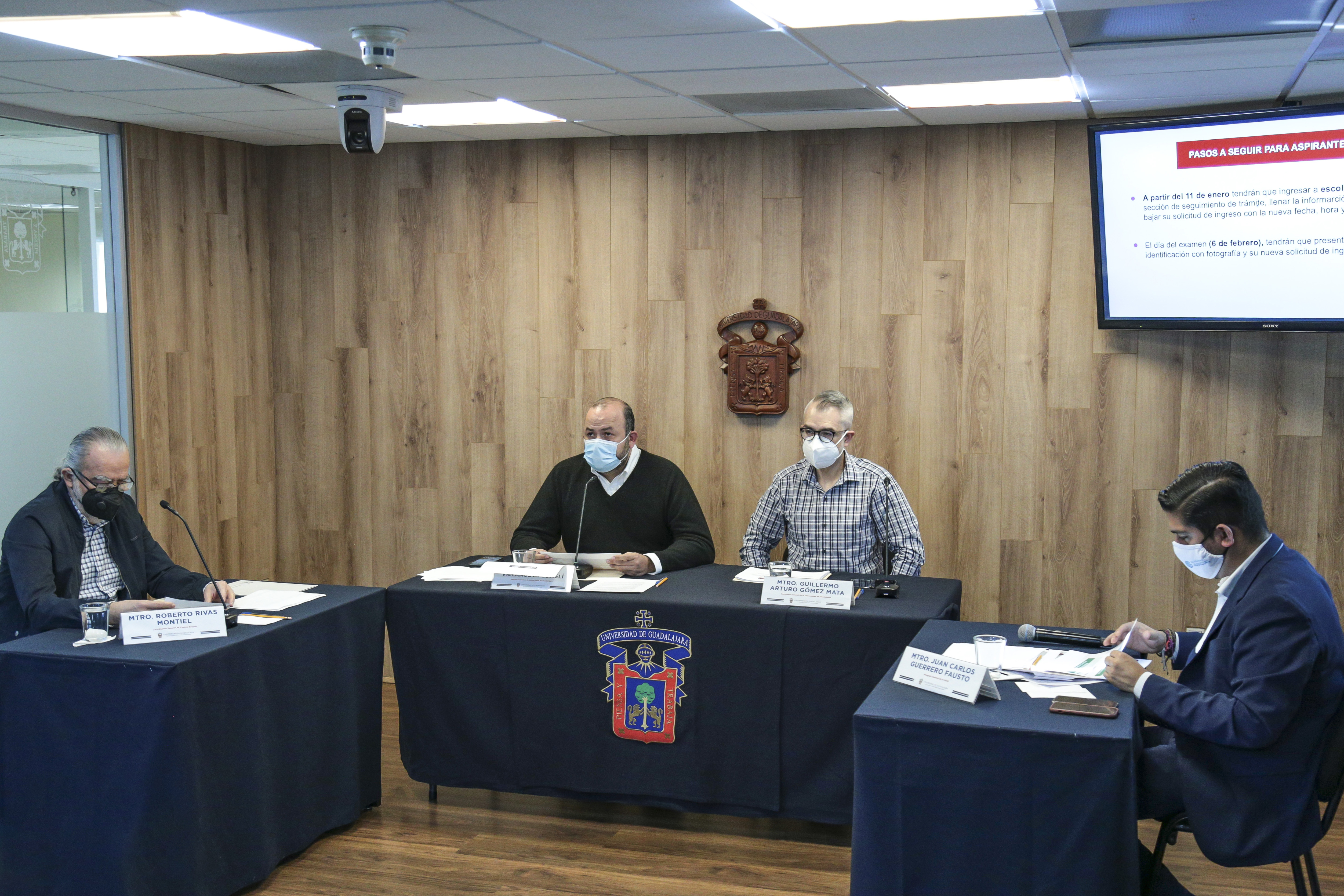 Mesa de participantes en la rueda de prensa