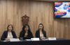 Mesa presídium en rueda de prensa