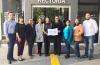 Foto grupal del equipo de Enfermería Basado en Evidencia afuera de la Rectoría del CUCS