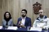 Dr. Carlos Aramburo al micrófono en rueda de prensa