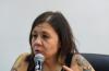 Psicoterapeuta de género impartiendo conferencia