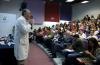 Dr. Javier García de Alba dictando conferencia