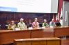 Miembros del presídium durante el Conversatorio