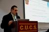 Dr. Igor Ramos al micrófono dando mensaje de bienvenida