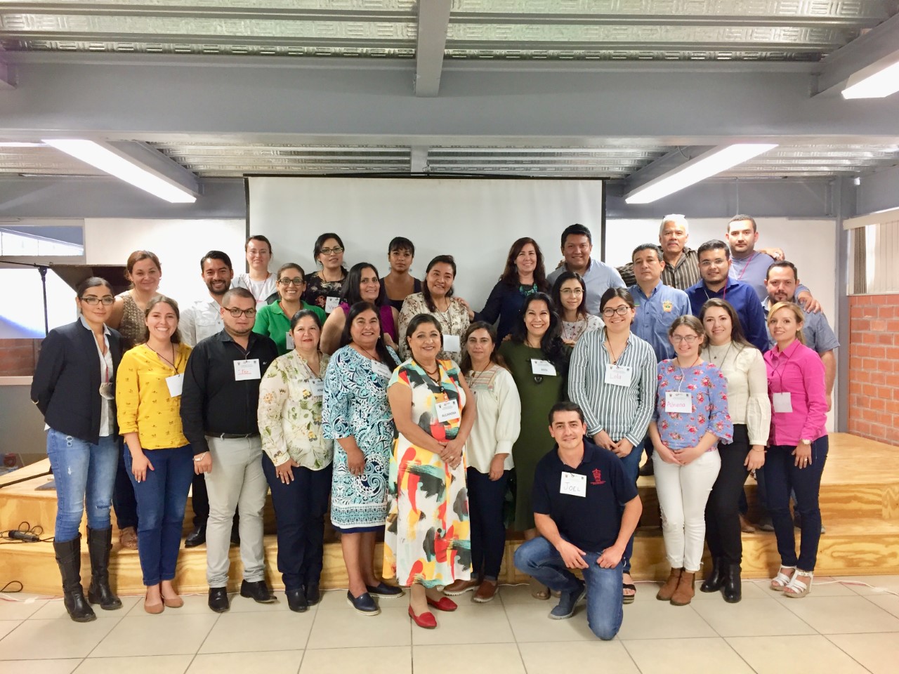 Foto grupal de talleristas y psicólogas del CUCS