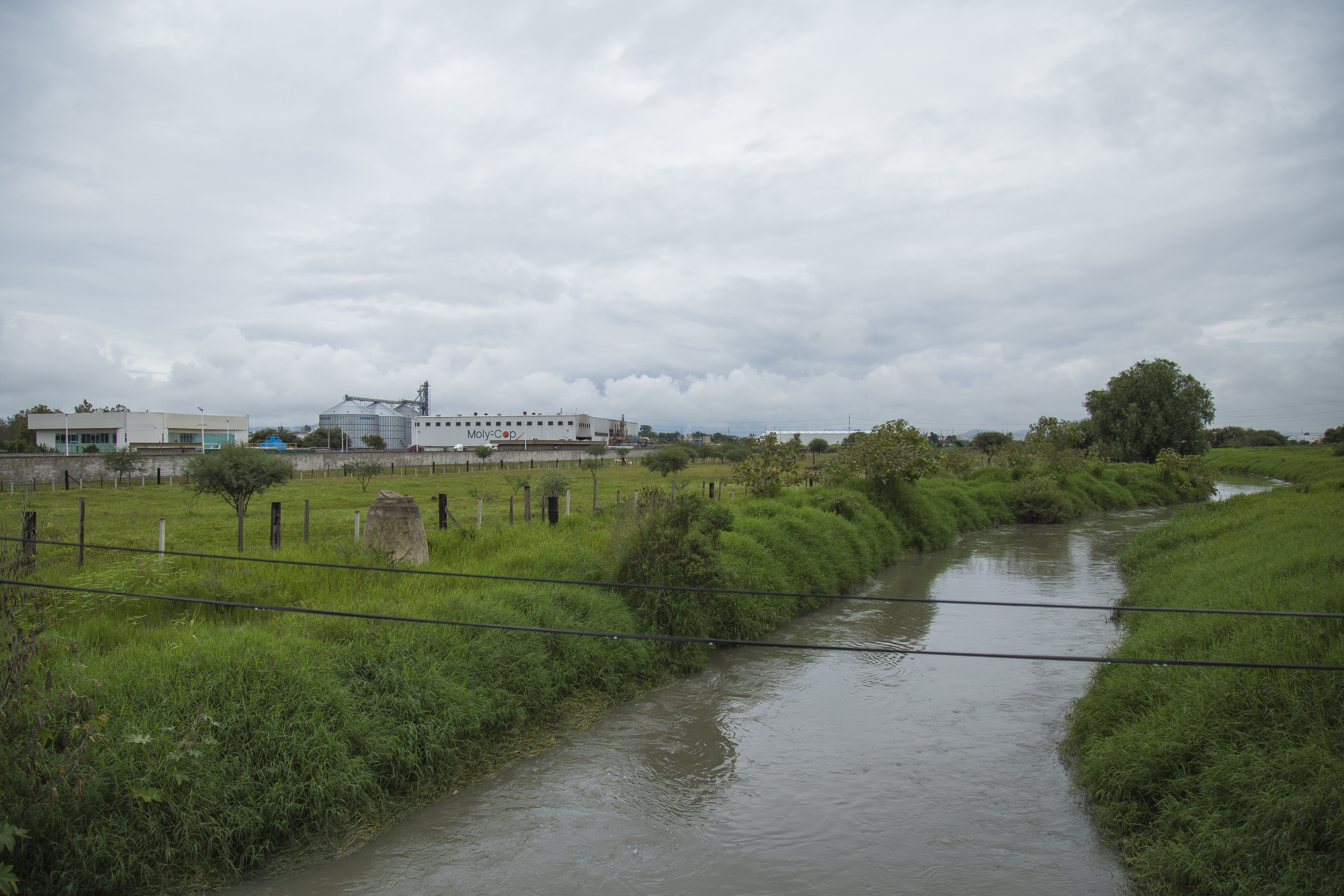 Río Santiago contaminado