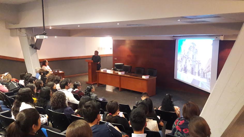 Alumnos del doctorado en evento del Auditorio de Patología