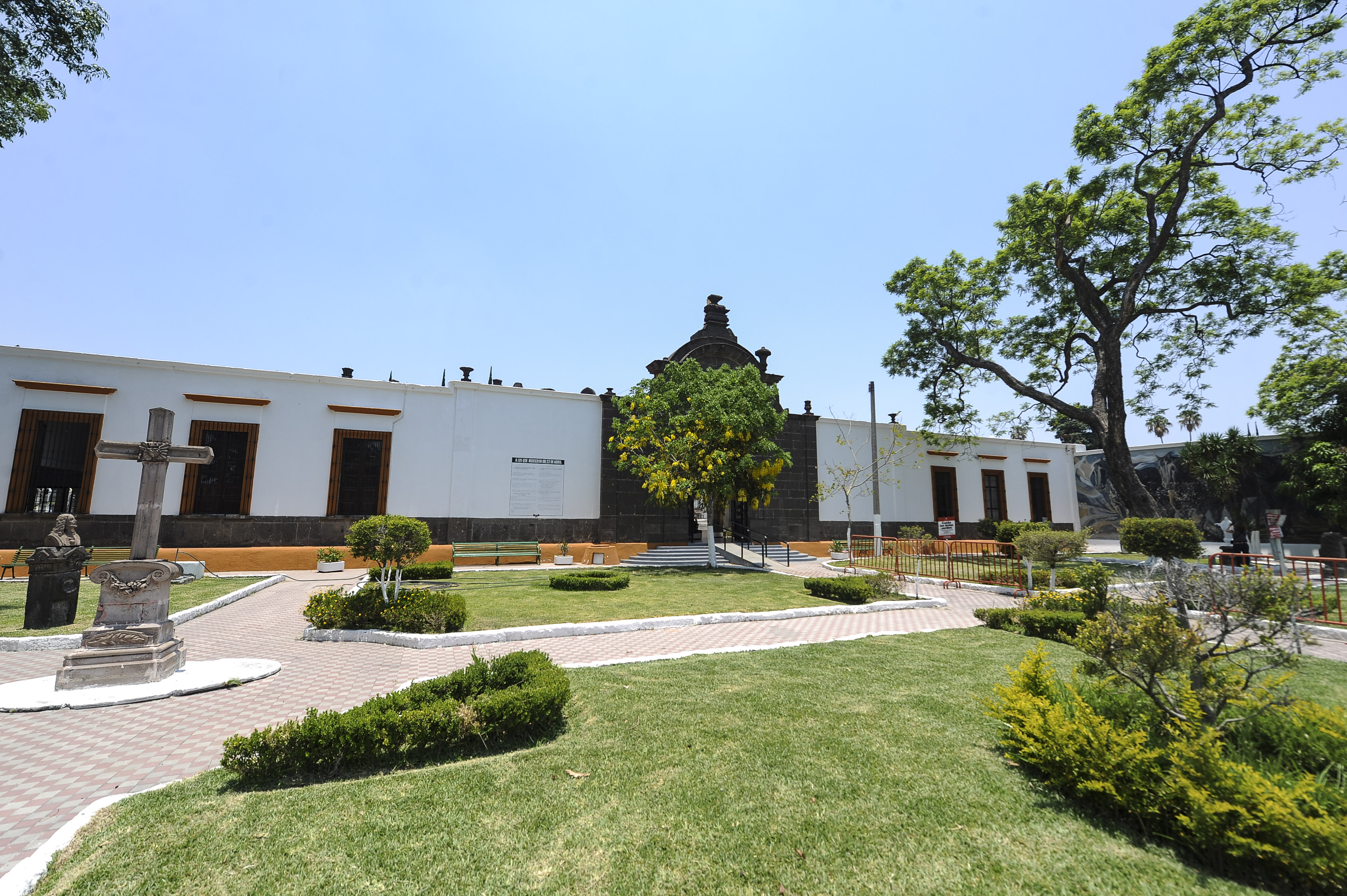 jardines de un panteón