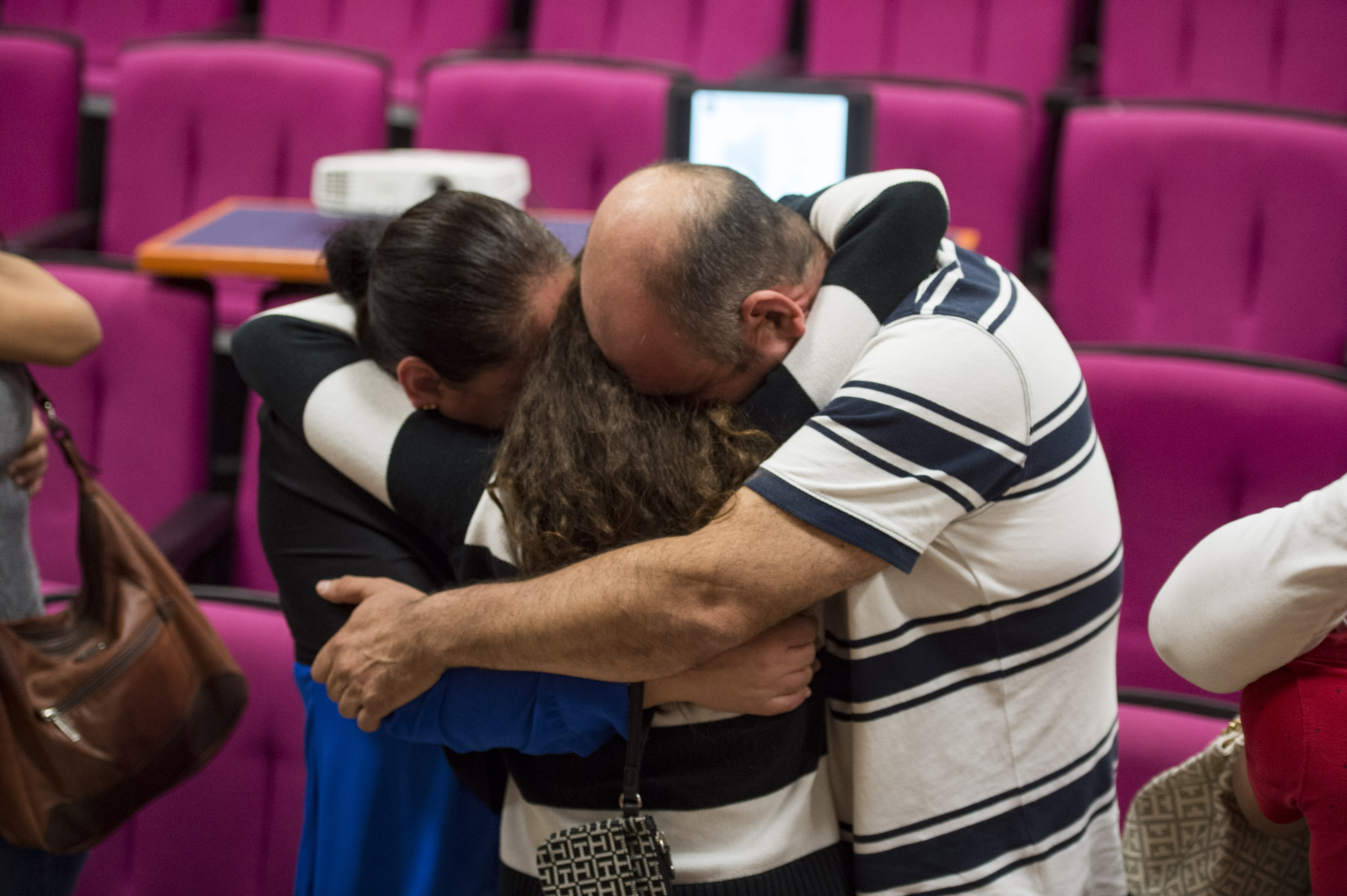 familia abarzándose como parte de la dinámica del Taller
