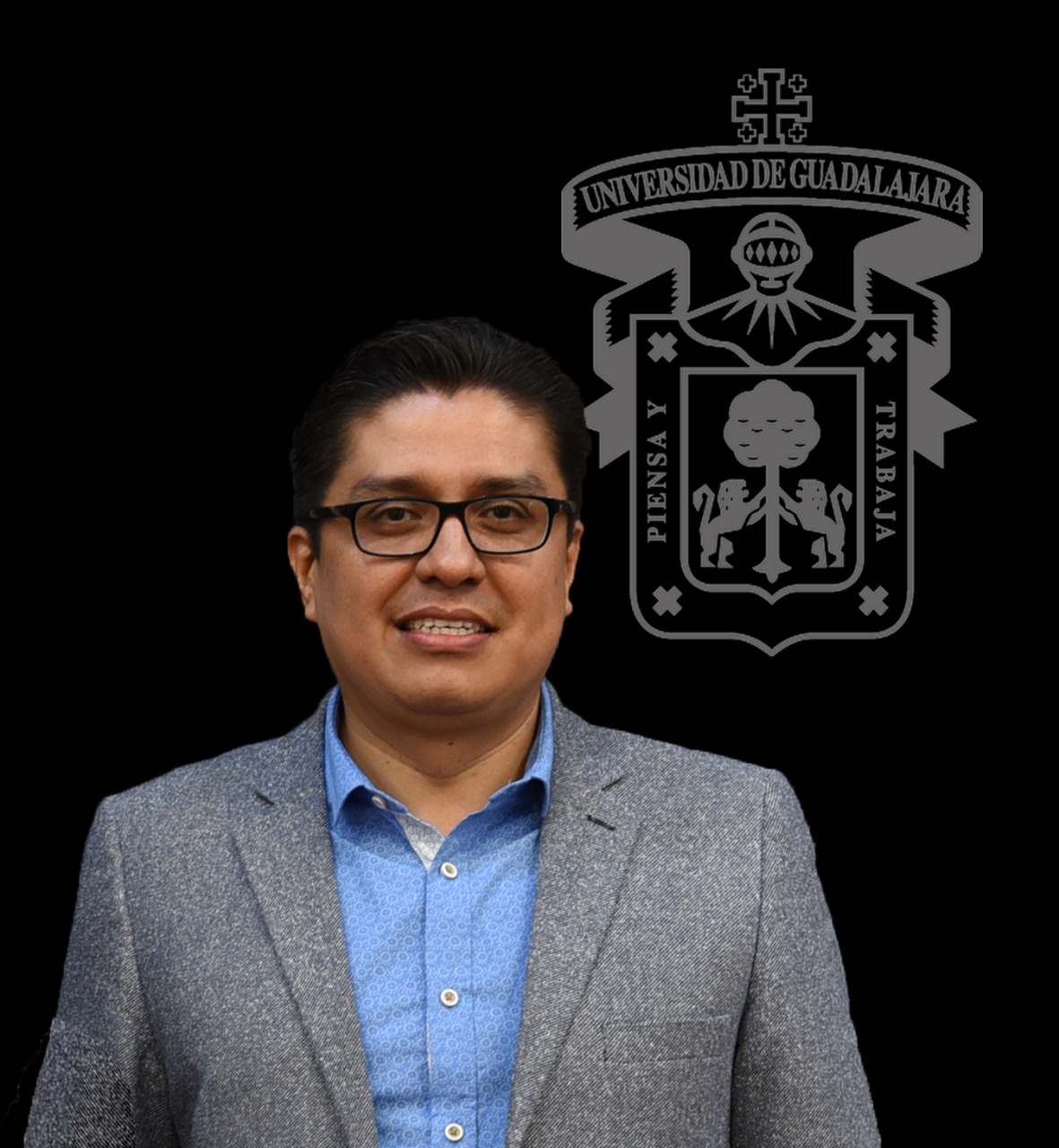 Dr. Francisco Muñoz Valle, posa para la foto como nuevo rector del CUCS